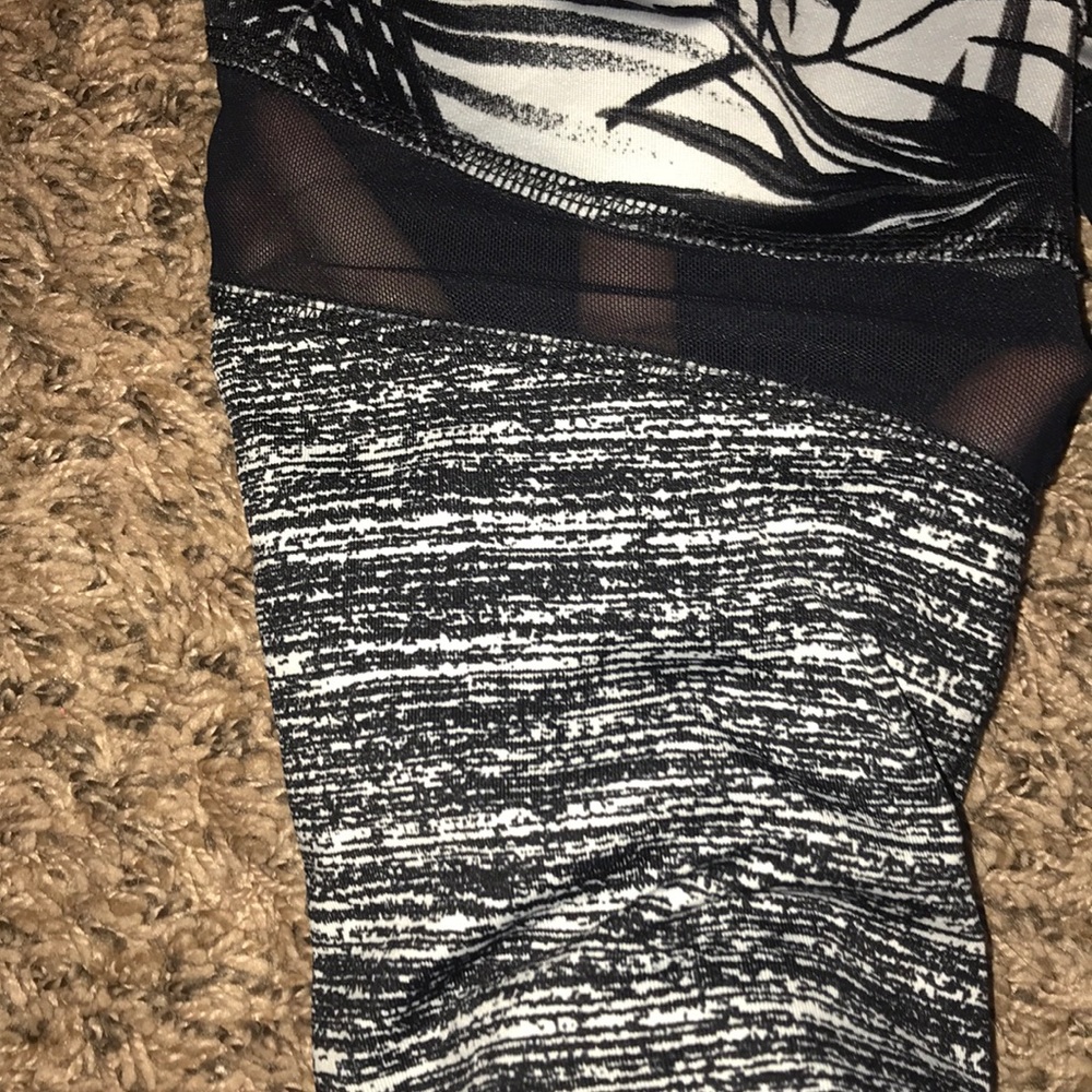 multi patterned leggings - Picture 2 of 2